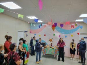 Unacon comemora 2 anos com “arraiá” entre pacientes e equipes